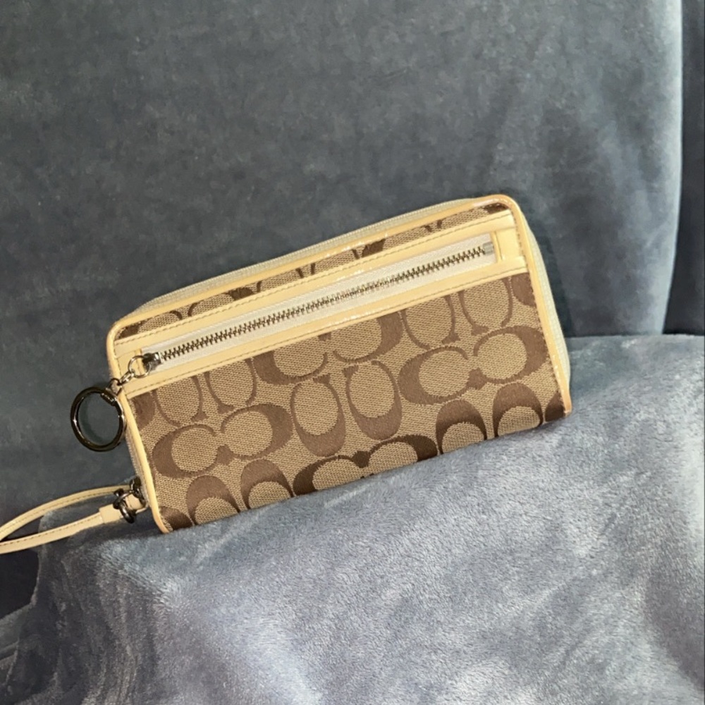Coach wallet